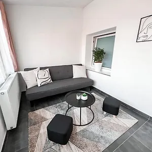hostel-monika.praguehotelsweb.com/